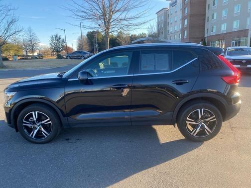 2024 Volvo XC40 B5 Core