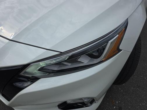 2022 Nissan Altima SR FWD