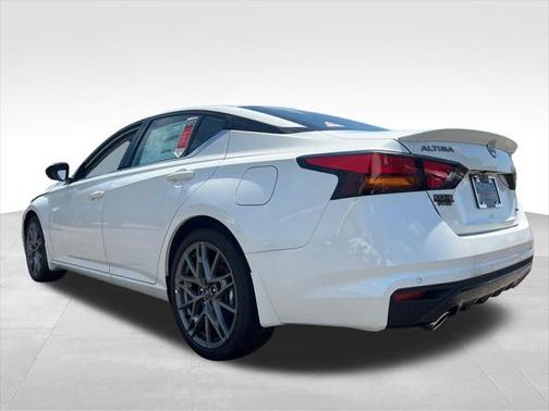 2024 Nissan Altima SR VC-Turbo FWD