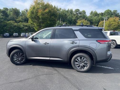 2025 Nissan Pathfinder SV FWD