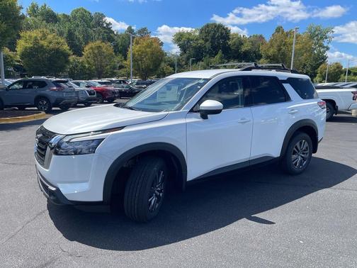 2025 Nissan Pathfinder SV FWD