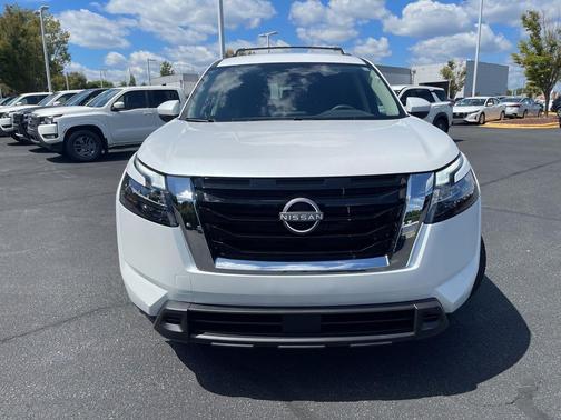 2025 Nissan Pathfinder SV FWD