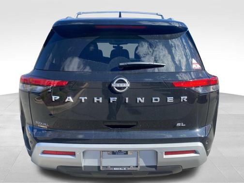 2025 Nissan Pathfinder SL FWD
