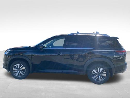 2025 Nissan Pathfinder SL FWD