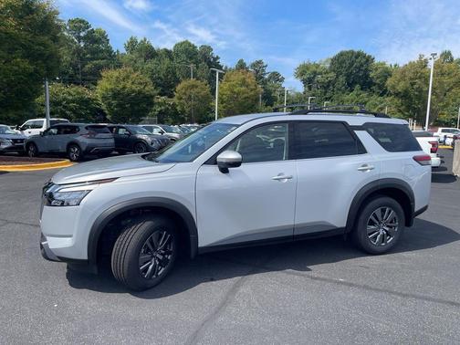 2025 Nissan Pathfinder SV FWD