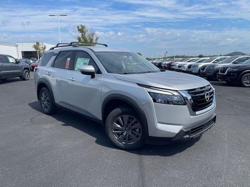2025 Nissan Pathfinder SV FWD