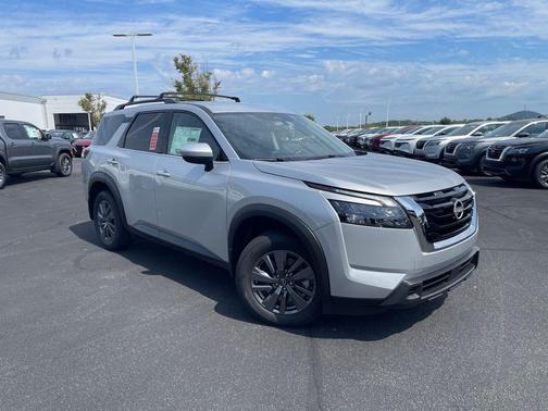 2025 Nissan Pathfinder SV FWD