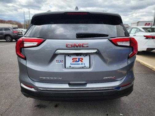 2024 GMC Terrain AWD AT4