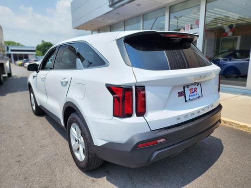 2022 Kia Sorento LX