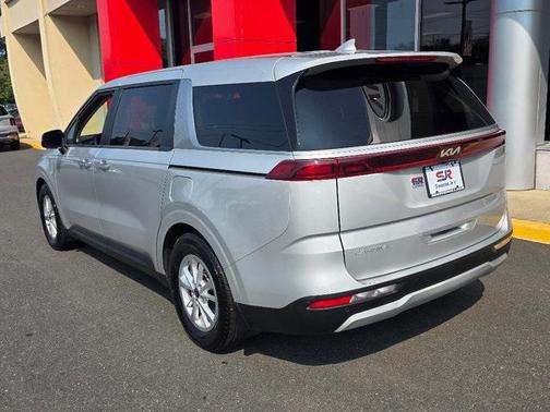 2023 Kia Carnival LX