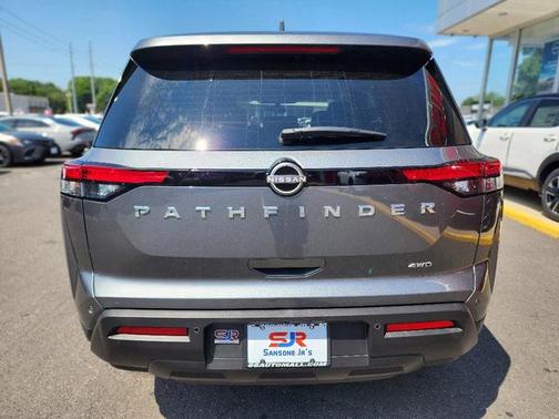 2022 Nissan Pathfinder S 4WD