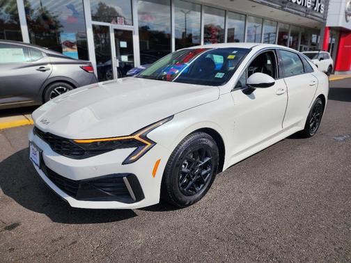 2025 Kia K5 LXS