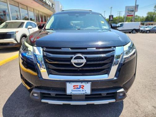 2022 Nissan Pathfinder SL 4WD