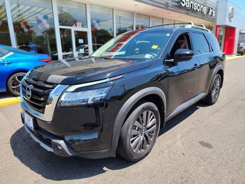 2022 Nissan Pathfinder SL 4WD