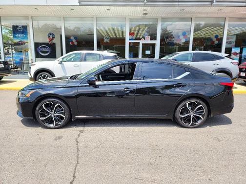 2023 Nissan Altima SR FWD
