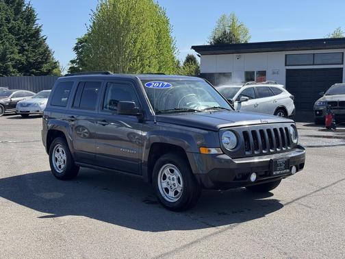 Gray 2017 Jeep Patriot Sport