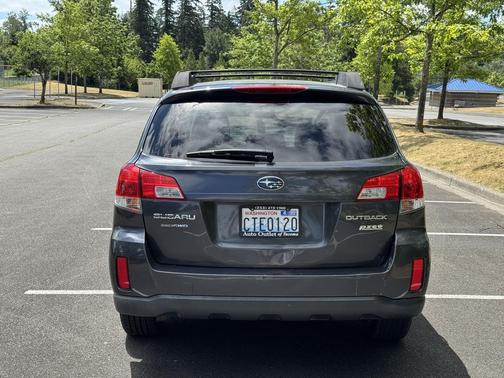 Gray 2012 Subaru Outback 2.5i Premium