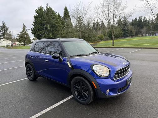 Blue 2015 MINI Countryman Cooper