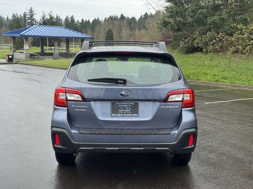 Blue 2018 Subaru Outback 2.5i