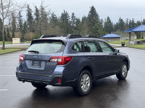 Blue 2018 Subaru Outback 2.5i