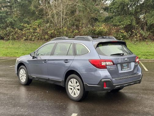 Blue 2018 Subaru Outback 2.5i