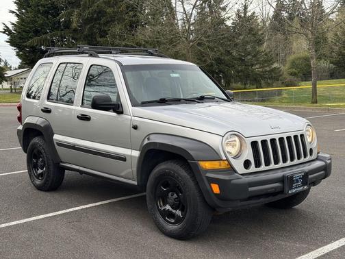 Silver 2007 Jeep Liberty Sport