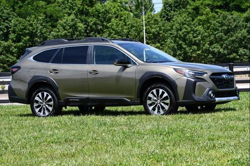 Autumn Green Metallic 2025 Subaru Outback Limited