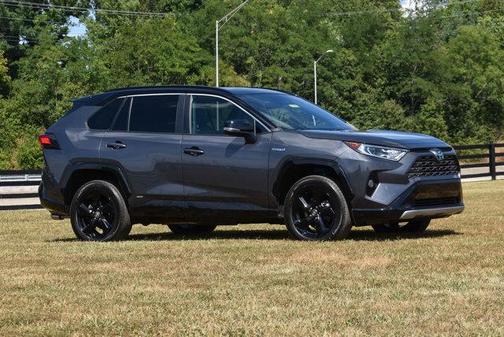 2020 Toyota RAV4 Hybrid SE