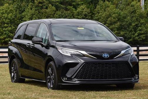 2024 Toyota Sienna XSE 7 Passenger