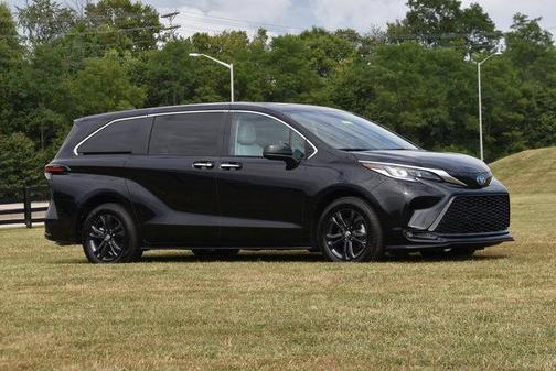 2024 Toyota Sienna XSE 7 Passenger