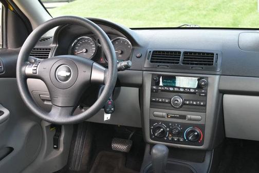 Rally Yellow 2009 Chevrolet Cobalt LT