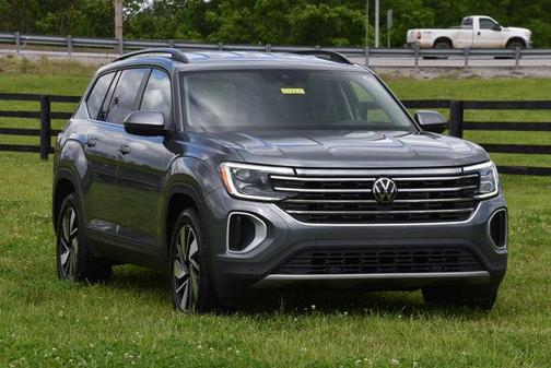 2024 Volkswagen Atlas 2.0T SE w/Technology 4MOTION