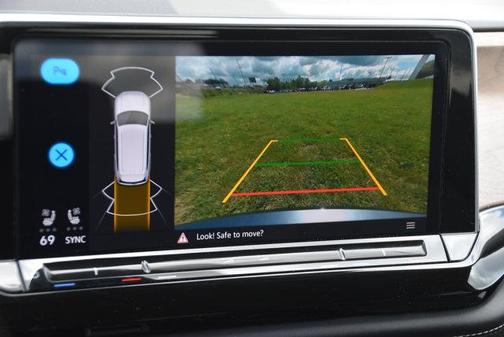 2024 Volkswagen Atlas 2.0T SE w/Technology 4MOTION
