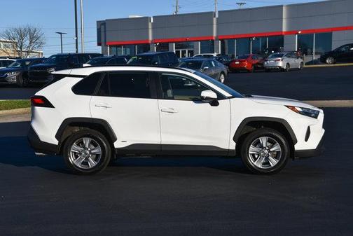 2022 Toyota RAV4 Hybrid XLE