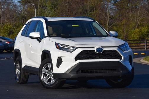 2022 Toyota RAV4 Hybrid XLE