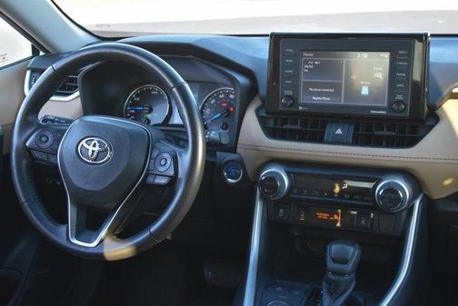 2022 Toyota RAV4 Hybrid XLE