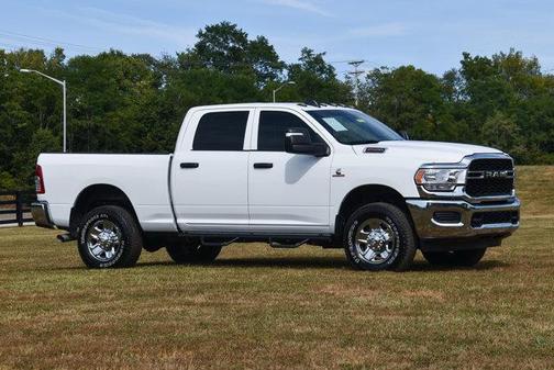 2024 RAM 2500 Tradesman Crew Cab 4x4 6'4' Box