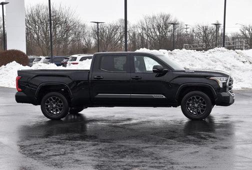 2025 Toyota Tundra Hybrid Platinum