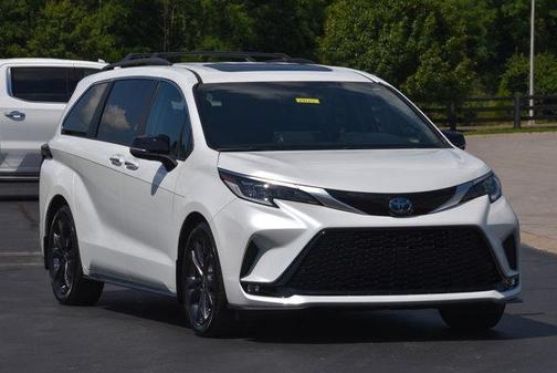 2023 Toyota Sienna XSE 7 Passenger