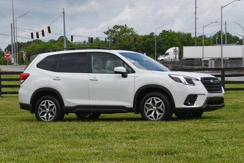 2024 Subaru Forester Premium