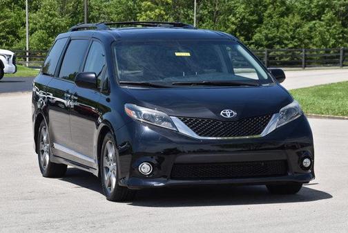 2017 Toyota Sienna SE