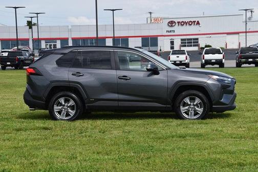 2022 Toyota RAV4 Hybrid XLE