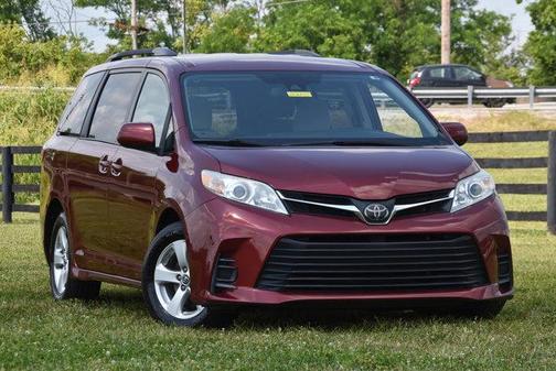 2020 Toyota Sienna LE