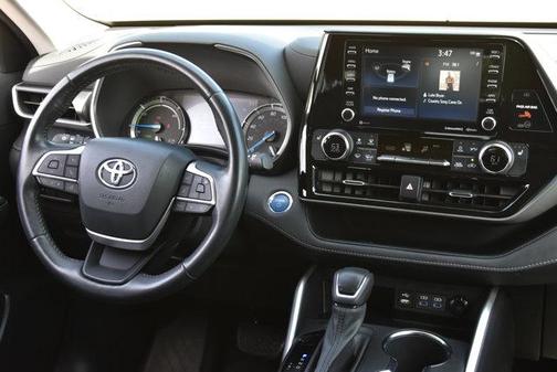 2022 Toyota Highlander Hybrid XLE