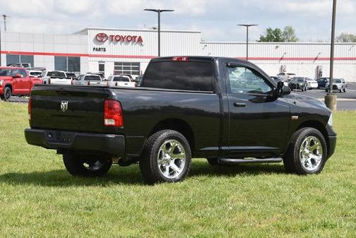 Brilliant Black Crystal Pearlcoat 2016 RAM 1500 Tradesman/Express