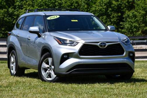 Celestial Silver Metallic 2021 Toyota Highlander LE