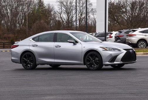 2022 Lexus ES 300h F SPORT