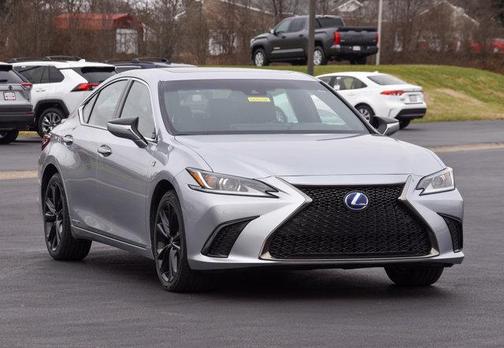 2022 Lexus ES 300h F SPORT