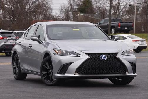 2022 Lexus ES 300h F SPORT