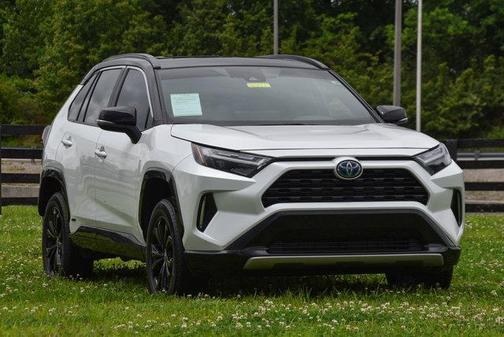 2024 Toyota RAV4 Hybrid SE